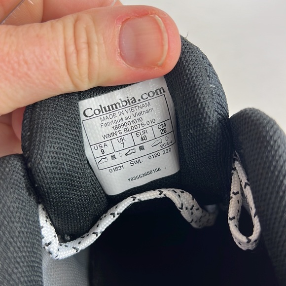 Columbia black white lace up minimalist athletic shoes sneakers women's size 9 - Picture 9 of 9